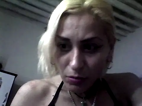 Snapshot of ariana_crazzy chatting on February 16, 3:37 am ariana crazzy online show from February 16, 3:37 am