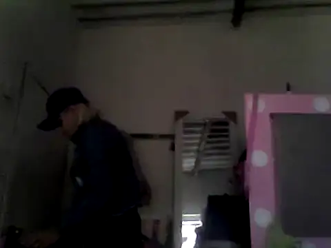 Snapshot of ariana_crazzy chatting on February 19, 9:14 pm ariana crazzy online show from February 19, 9:14 pm