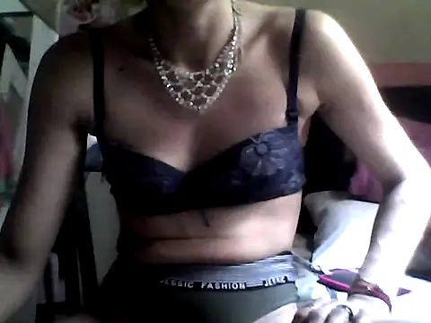 Snapshot of ariana_crazzy chatting on March 4, 4:20 pm ariana crazzy online show from March 4, 4:20 pm