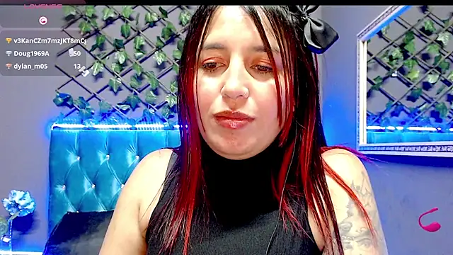 Snapshot of IVY_FOX chatting on December 5, 8:00 am IVY FOX online show from December 5, 8:00 am