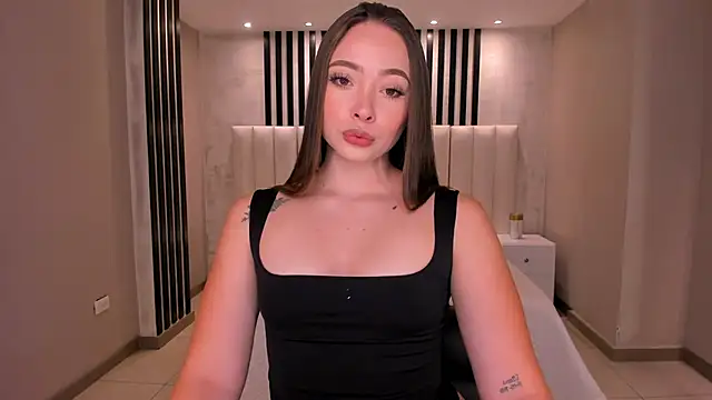 Snapshot of AlinaKravitz chatting on September 18, 10:39 am AlinaKravitz online show from September 18, 10:39 am