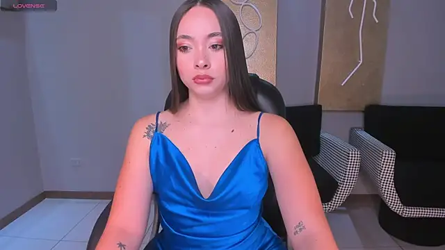 Snapshot of AlinaKravitz chatting on October 9, 10:57 am AlinaKravitz online show from October 9, 10:57 am