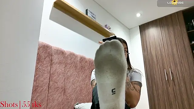 Snapshot of Emmy_petit chatting on November 8, 10:52 pm Emmy petit online show from November 8, 10:52 pm