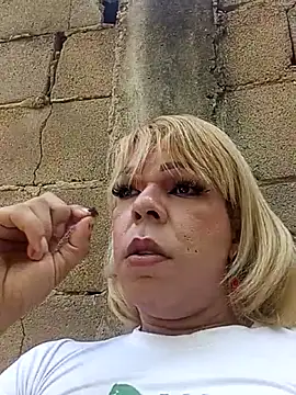 blondebitchlitle online show from February 4, 6:03 pm