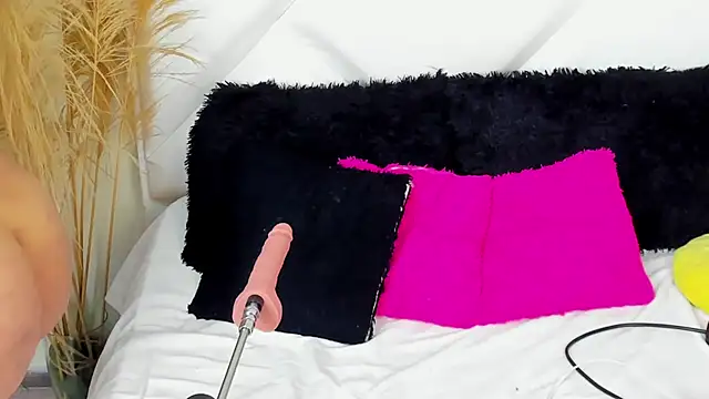 Snapshot of ScarlethNatasha chatting on January 29, 12:33 am ScarlethNatasha online show from January 29, 12:33 am