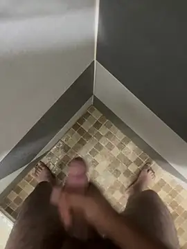 Snapshot of mylovetr1 chatting on December 22, 2:28 am mylovetr1 online show from December 22, 2:28 am