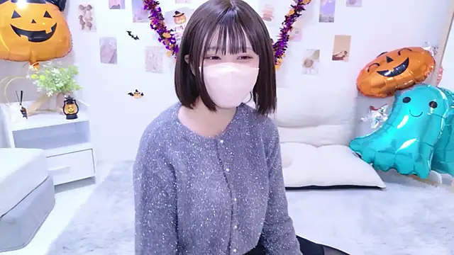 Snapshot of aki_zzz chatting on October 27, 12:31 pm aki zzz online show from October 27, 12:31 pm