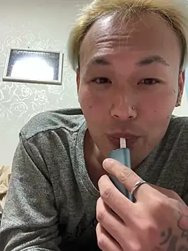 Snapshot of kouji8800 chatting on January 10, 12:58 pm kouji8800 online show from January 10, 12:58 pm