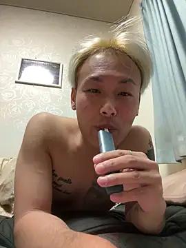 Snapshot of kouji8800 chatting on January 11, 9:57 am kouji8800 online show from January 11, 9:57 am