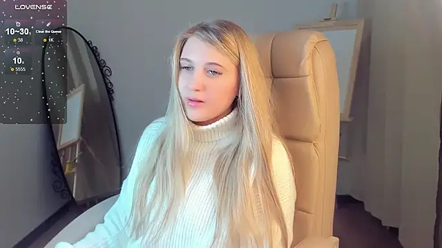 Snapshot of Evacadooo chatting on January 5, 2:38 am Evacadooo online show from January 5, 2:38 am