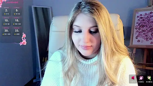 Snapshot of Evacadooo chatting on March 11, 5:49 am Evacadooo online show from March 11, 5:49 am