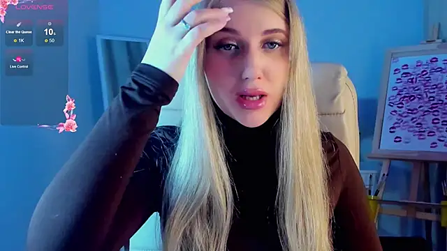 Snapshot of Evacadooo chatting on March 14, 2:20 am Evacadooo online show from March 14, 2:20 am