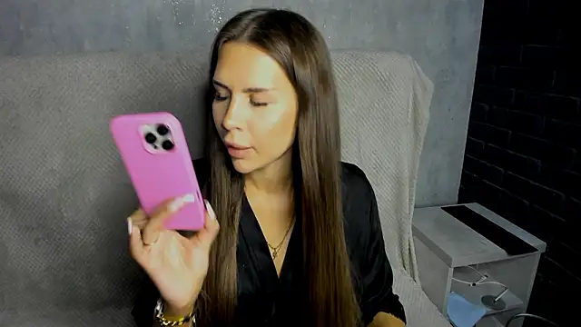 Snapshot of SuraMune chatting on March 10, 3:39 pm SuraMune online show from March 10, 3:39 pm