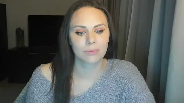 Snapshot of MollyCheiz chatting on April 5, 9:45 pm MollyCheiz online show from April 5, 9:45 pm