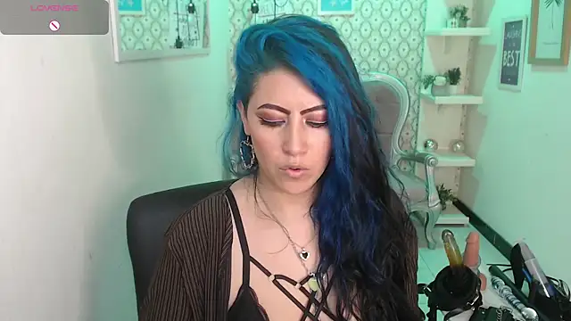 scarleth blue online show from February 3, 6:45 am