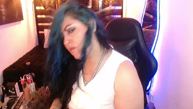 Snapshot of scarleth_blue chatting on April 8, 3:06 am scarleth blue online show from April 8, 3:06 am
