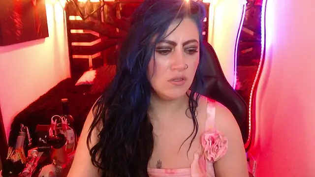 Snapshot of scarleth_blue chatting on April 23, 3:19 am scarleth blue online show from April 23, 3:19 am
