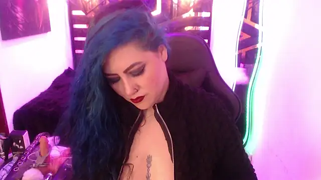 Snapshot of scarleth_blue chatting on May 18, 4:07 am scarleth blue online show from May 18, 4:07 am