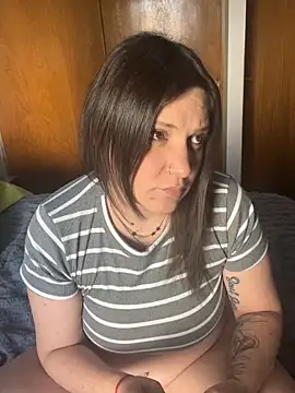 Macadiez10 online show from May 12, 5:43 pm