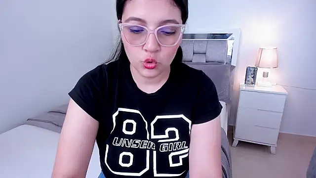 Camilaa bueno online show from March 23, 3:38 pm