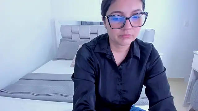 Camilaa bueno online show from May 11, 11:57 pm