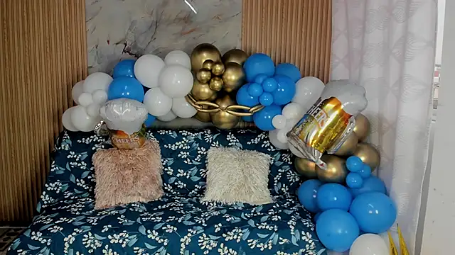 Snapshot of Any_topless chatting on October 11, 10:58 am Any topless online show from October 11, 10:58 am