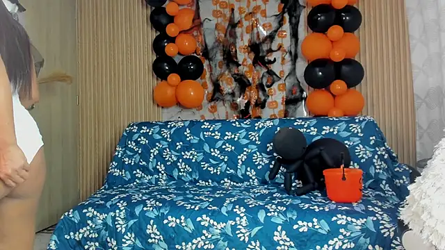 Snapshot of Any_topless chatting on October 27, 11:03 am Any topless online show from October 27, 11:03 am