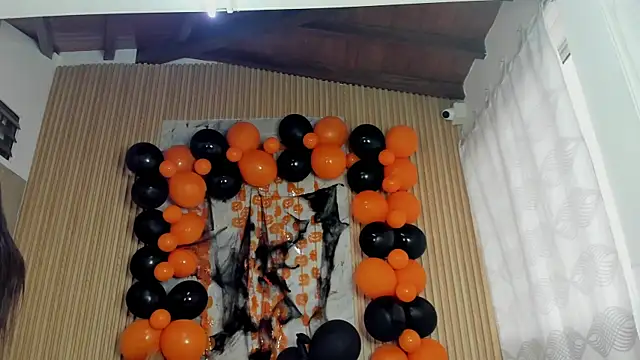 Snapshot of Any_topless chatting on November 1, 11:01 am Any topless online show from November 1, 11:01 am