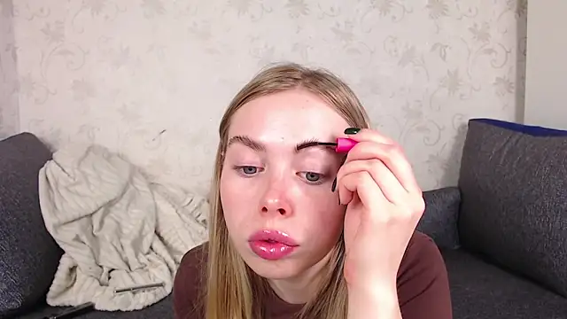 sofiaa here online show from May 15, 12:17 am
