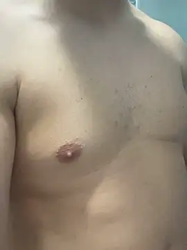 Snapshot of Tratto_bianco002 chatting on December 17, 6:53 pm Tratto bianco002 online show from December 17, 6:53 pm