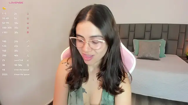 Snapshot of SaraOspinna chatting on October 24, 12:01 pm SaraOspinna online show from October 24, 12:01 pm