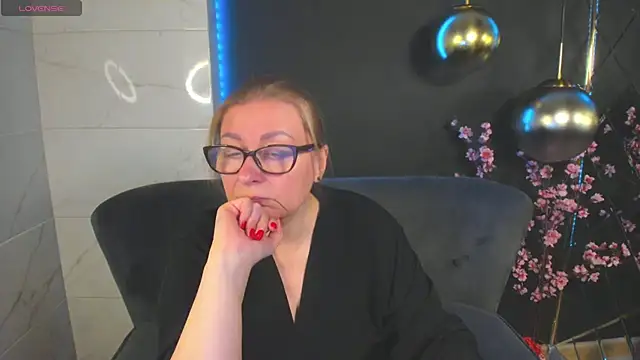 AlexandraKind online show from January 12, 1:48 pm
