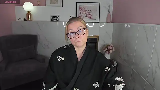 AlexandraKind online show from January 14, 7:32 pm