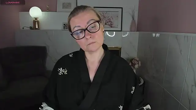 AlexandraKind online show from January 15, 11:30 pm