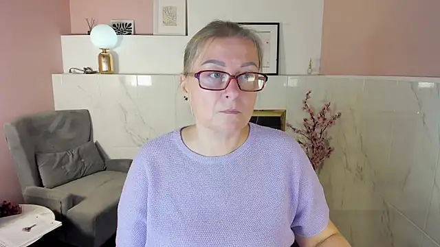 Snapshot of AlexandraKind chatting on September 19, 1:34 pm AlexandraKind online show from September 19, 1:34 pm