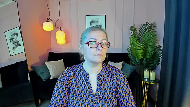 Snapshot of AlexandraKind chatting on October 8, 1:42 pm AlexandraKind online show from October 8, 1:42 pm