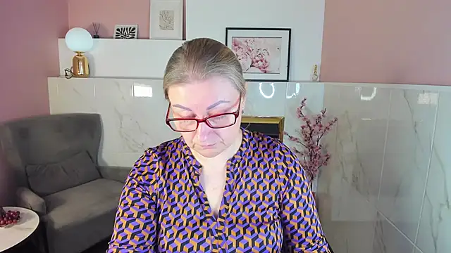 Snapshot of AlexandraKind chatting on October 9, 1:42 pm AlexandraKind online show from October 9, 1:42 pm