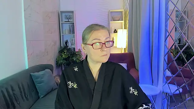 Snapshot of AlexandraKind chatting on October 14, 8:42 pm AlexandraKind online show from October 14, 8:42 pm