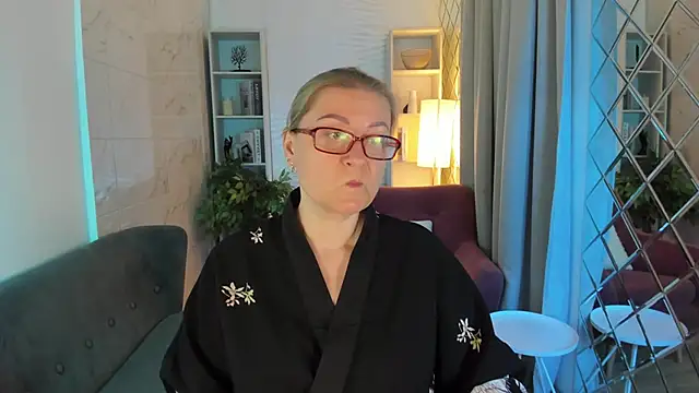 Snapshot of AlexandraKind chatting on October 21, 8:20 pm AlexandraKind online show from October 21, 8:20 pm