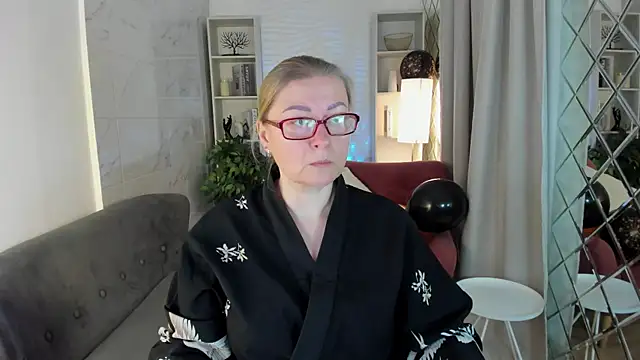 Snapshot of AlexandraKind chatting on October 30, 1:34 pm AlexandraKind online show from October 30, 1:34 pm