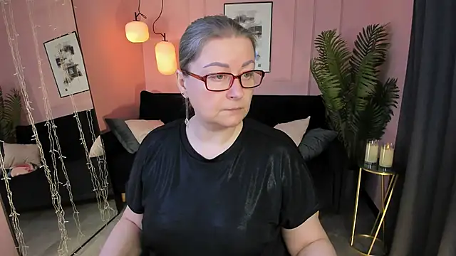 AlexandraKind online show from February 8, 1:36 pm