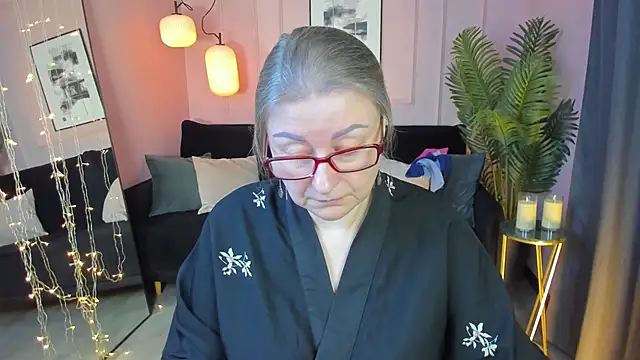 AlexandraKind online show from February 28, 1:45 pm