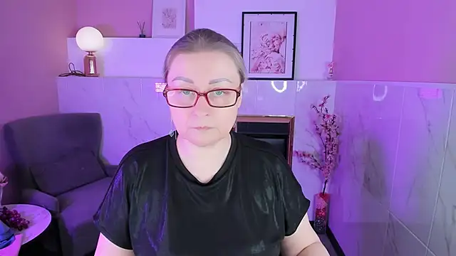 AlexandraKind online show from March 5, 8:38 pm