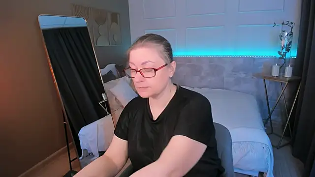 AlexandraKind online show from March 29, 8:42 pm