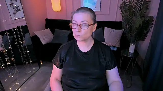 AlexandraKind online show from March 31, 8:31 pm