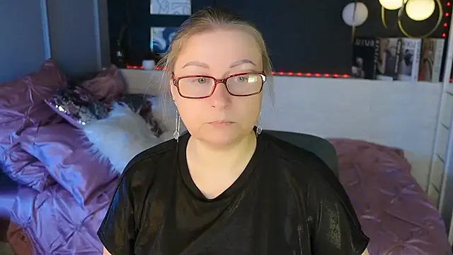 AlexandraKind online show from April 4, 5:38 am