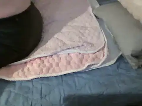 Snapshot of housewife_shantie chatting on March 5, 10:55 am housewife shantie online show from March 5, 10:55 am
