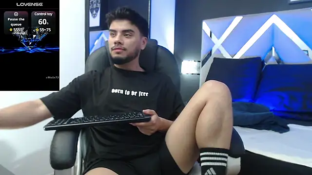 Snapshot of Tommidubois chatting on December 23, 6:05 pm Tommidubois online show from December 23, 6:05 pm