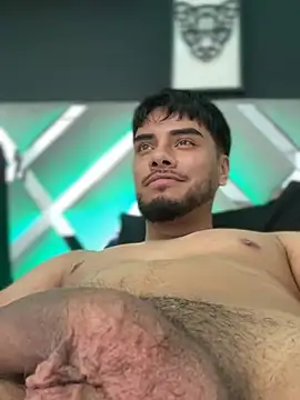 Snapshot of Tommidubois chatting on February 18, 6:15 am Tommidubois online show from February 18, 6:15 am