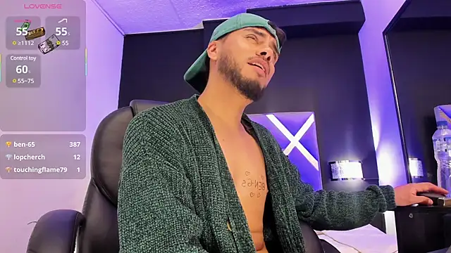 Snapshot of Tommidubois chatting on February 26, 5:09 am Tommidubois online show from February 26, 5:09 am